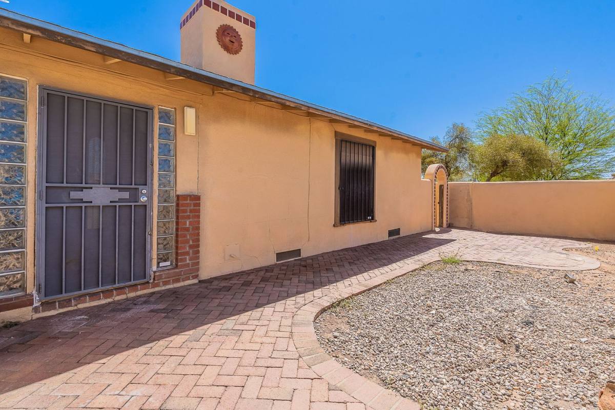 House for rent at 3118 N Santa Rita Ave, Tucson, AZ 85719
