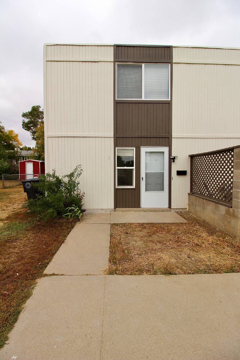Townhouse for rent at 1353 S Coffman St #1, Longmont, CO 80501
