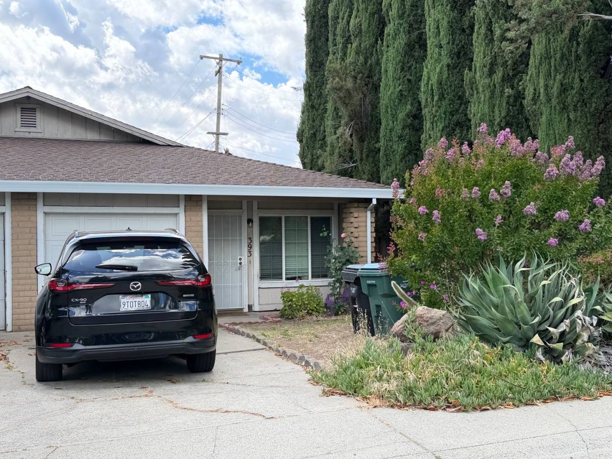 Apartment for rent at 5391-5393 Manzanita Ave, Carmichael, CA 95608