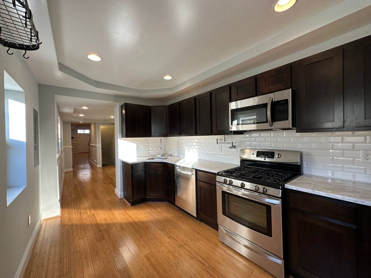 Townhouse for rent at 305 S Ann St, Baltimore, MD 21231