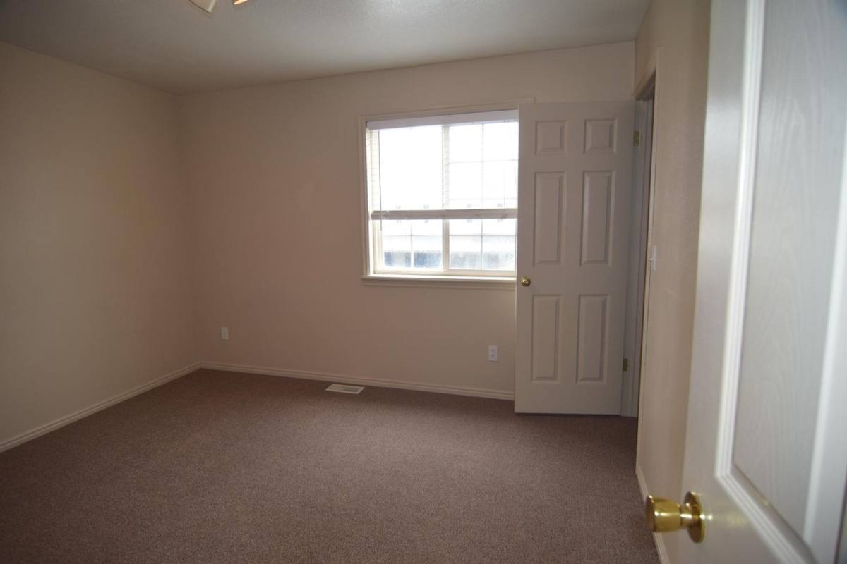 Townhouse for rent at 1391 N 240 W, Logan, UT 84341