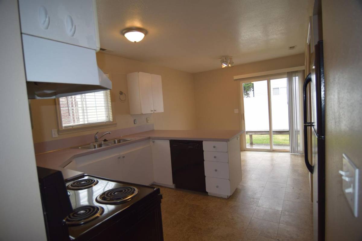 Townhouse for rent at 1391 N 240 W, Logan, UT 84341