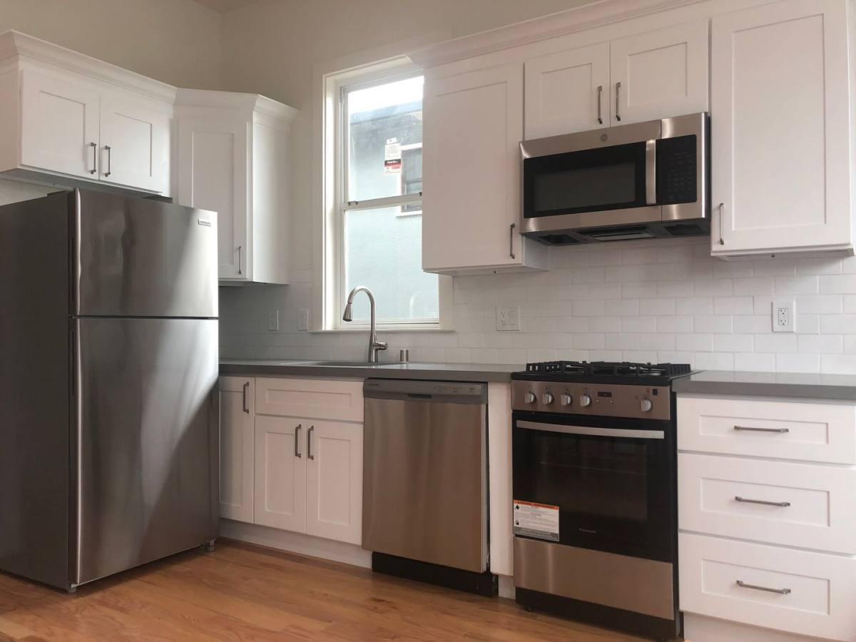 Apartment for rent at 2060 San Antonio Ave, Alameda, CA 94501