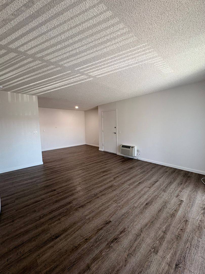 Apartment for rent at 400 408 E Mission Ave, Escondido, CA 92025