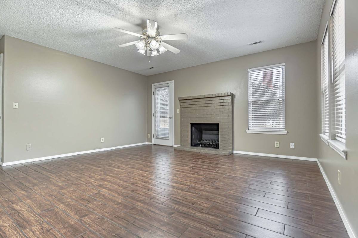 House for rent at 1403 S 12th St, Rogers, AR 72758