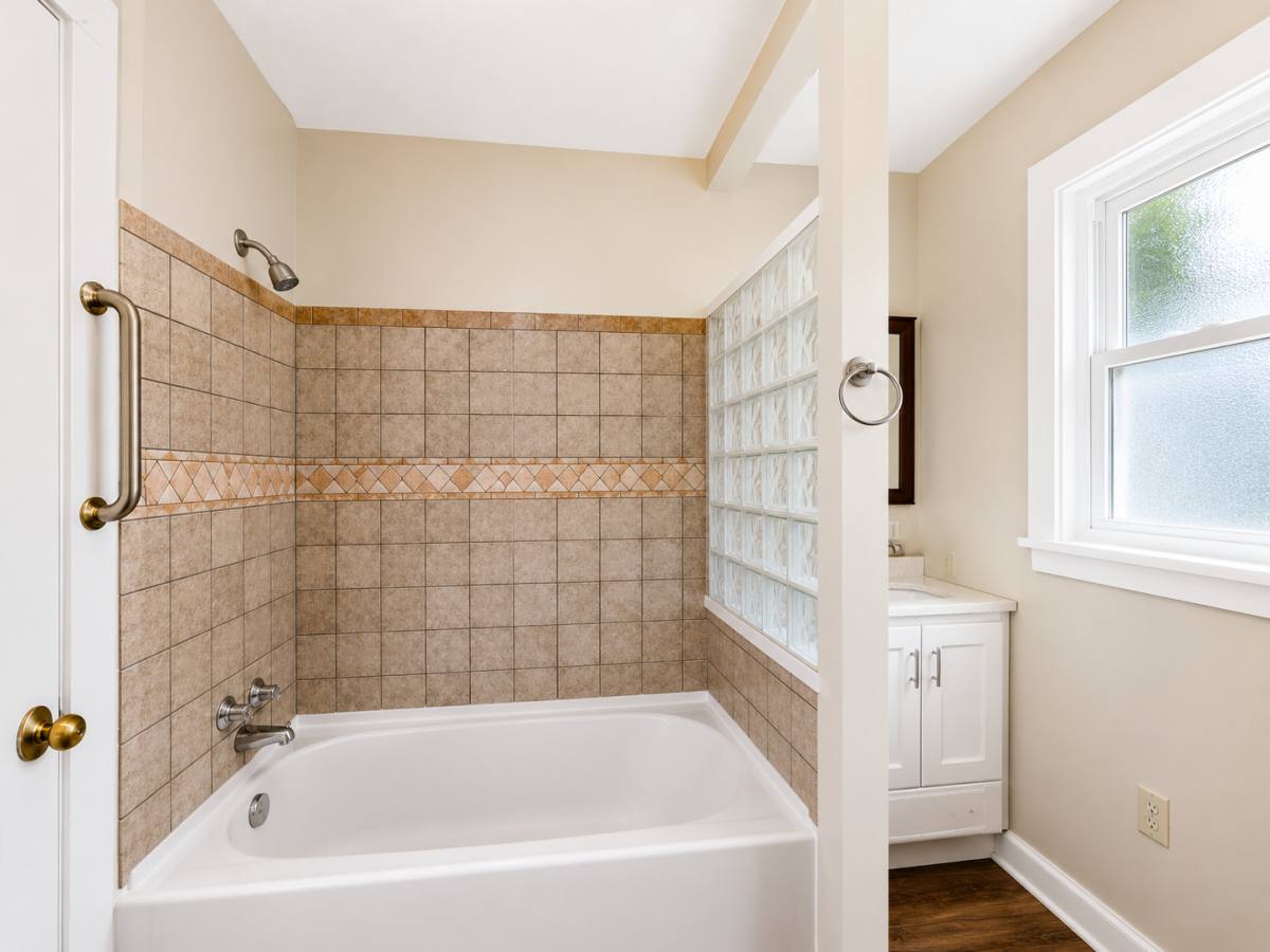 Apartment for rent at 855 Work Dr #1, Akron, OH 44320