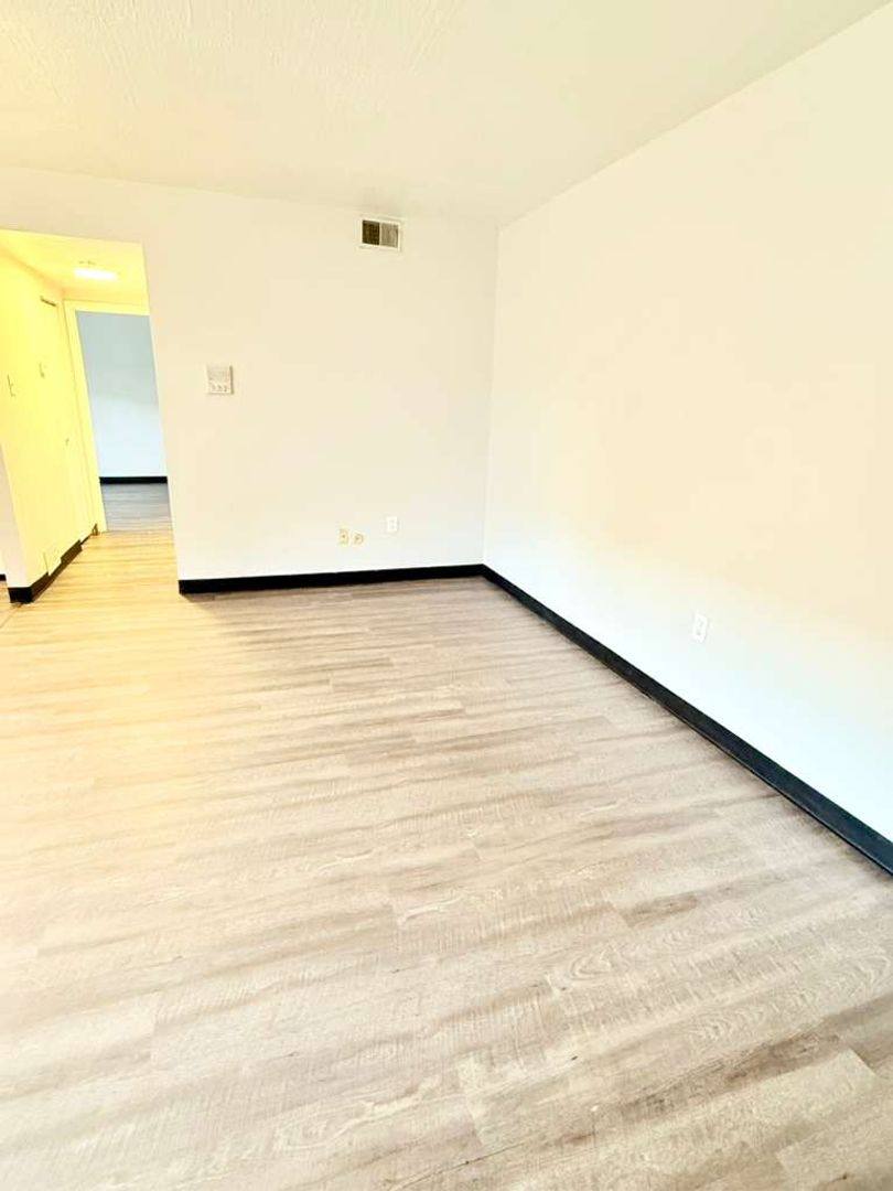 Apartment for rent at 464 S Ave, Verona, PA 15147