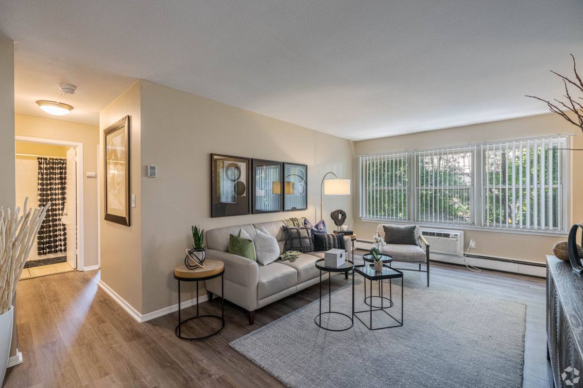 Apartment for rent at 5621 Minnetonka Blvd, Minneapolis, MN 55416
