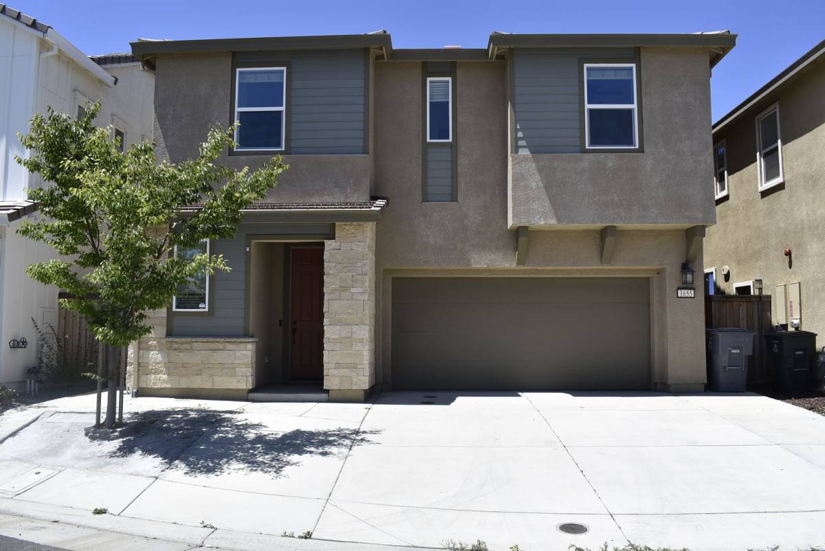 House for rent at 1655 Lion St, Rocklin, CA 95765