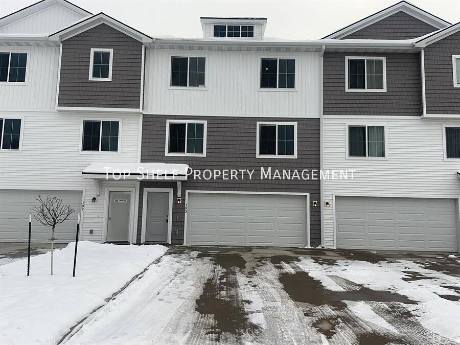 Townhouse for rent at 173 NE 56th St, Pleasant Hill, IA 50327
