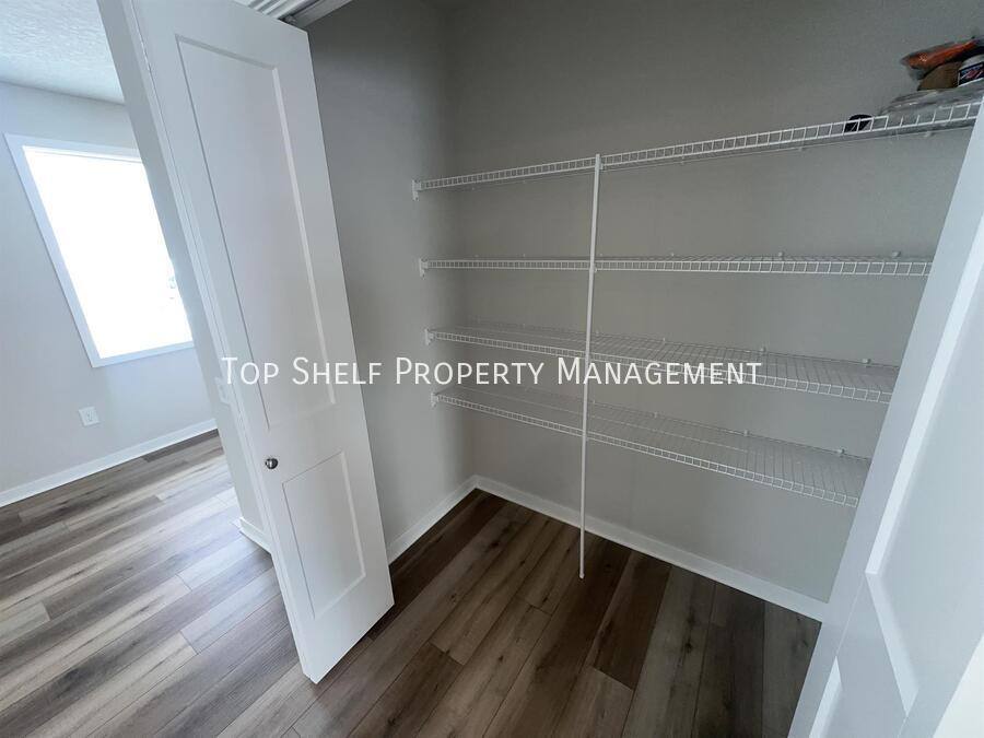 Townhouse for rent at 173 NE 56th St, Pleasant Hill, IA 50327