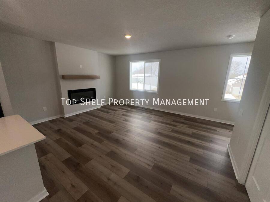 Townhouse for rent at 173 NE 56th St, Pleasant Hill, IA 50327
