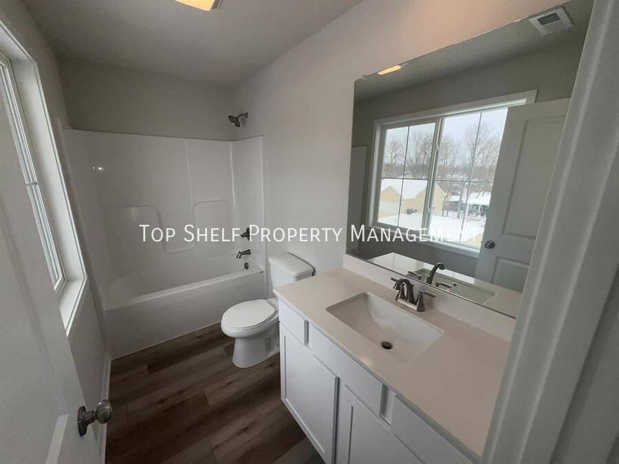 Townhouse for rent at 173 NE 56th St, Pleasant Hill, IA 50327