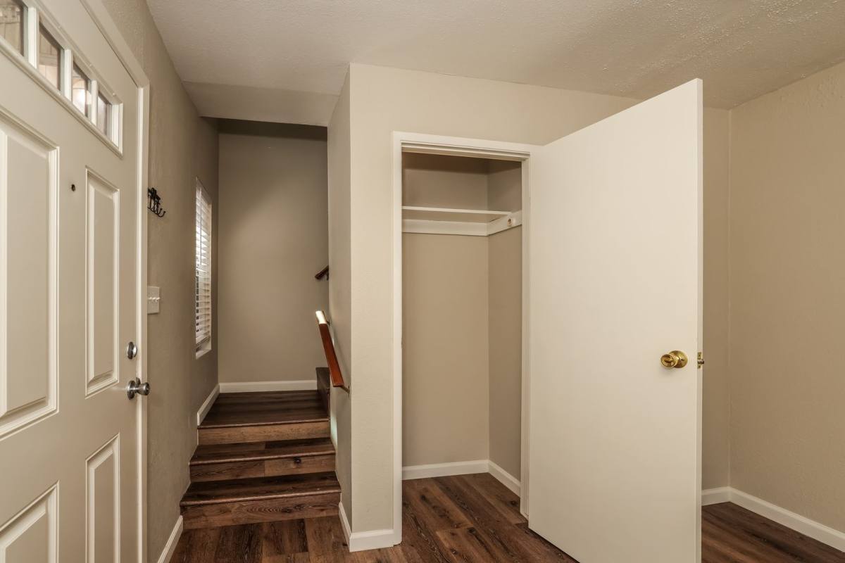 House for rent at 5851 Vallejo St, Emeryville, CA 94608