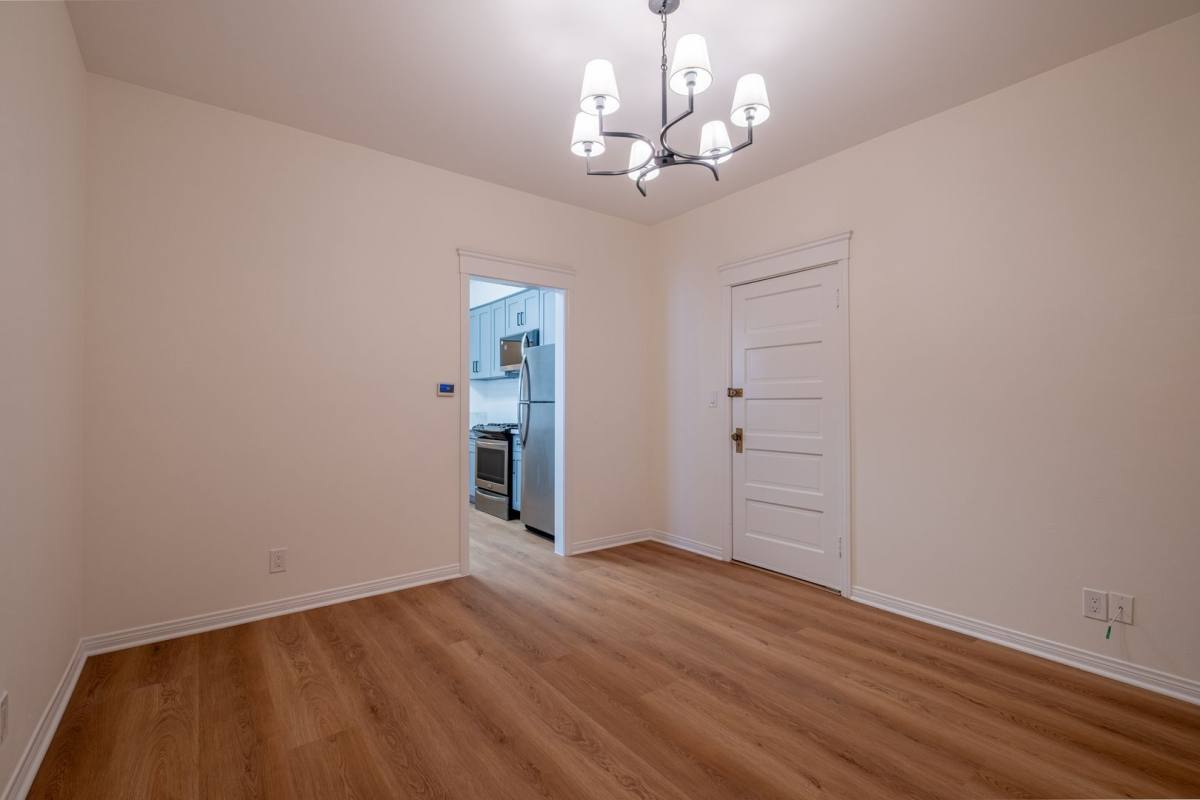 Apartment for rent at 108 N Broadway, Redondo Beach, CA 90277