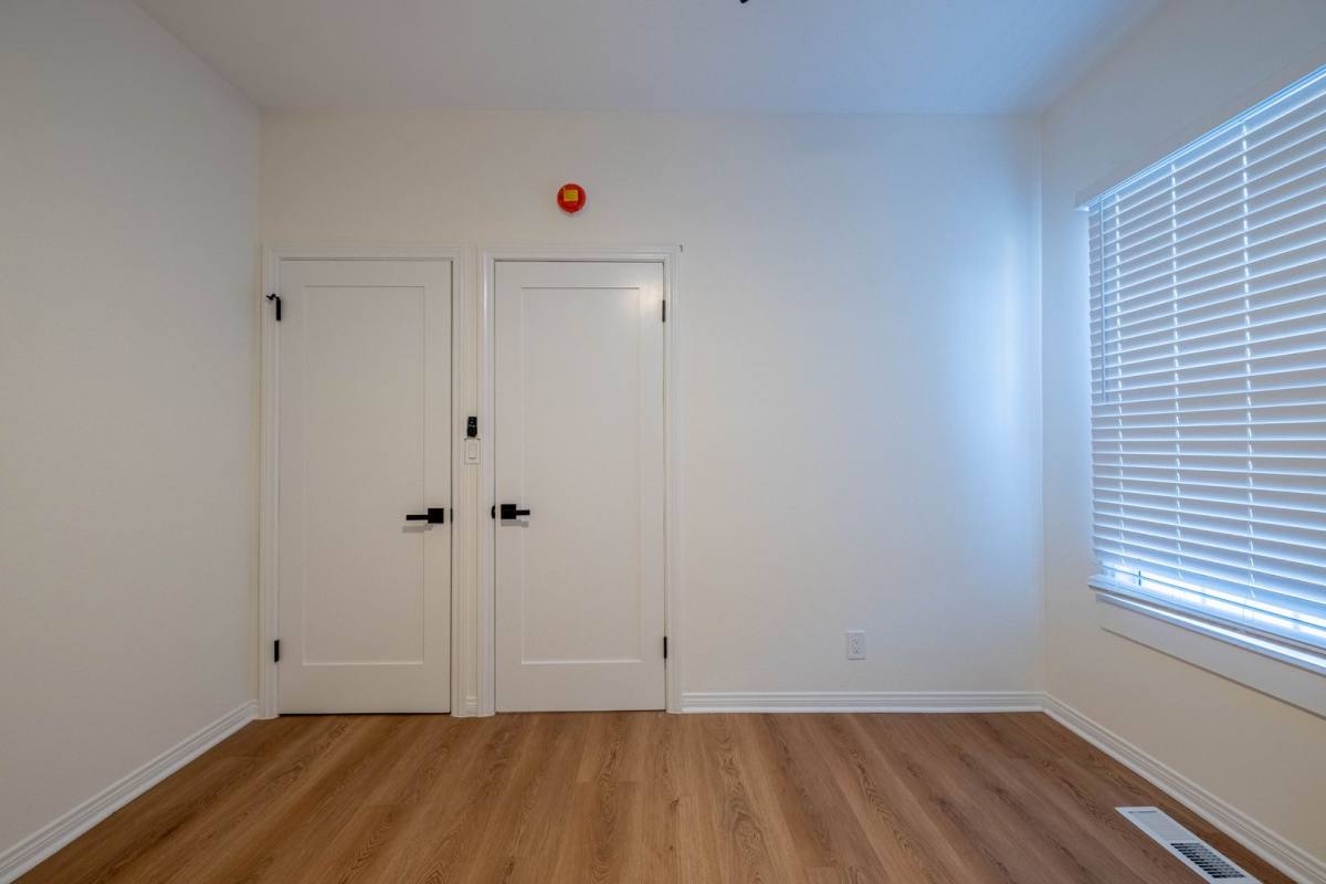 Apartment for rent at 108 N Broadway, Redondo Beach, CA 90277