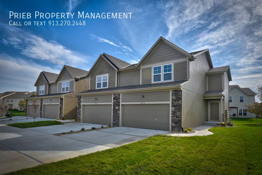 Townhouse for rent at 8853 Inkster St, Lenexa, KS 66227