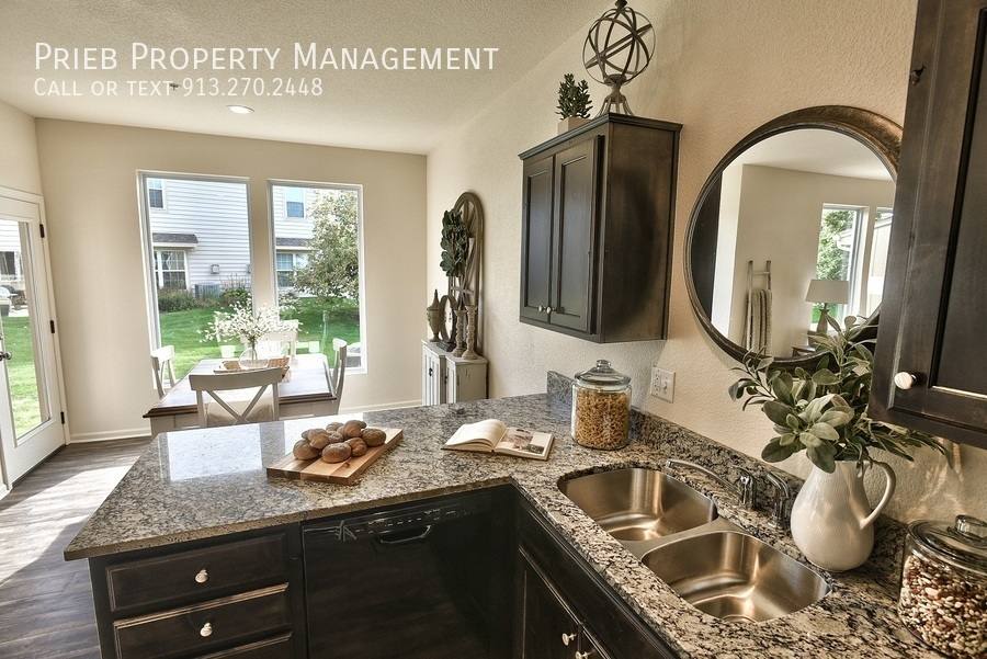 Townhouse for rent at 8853 Inkster St, Lenexa, KS 66227