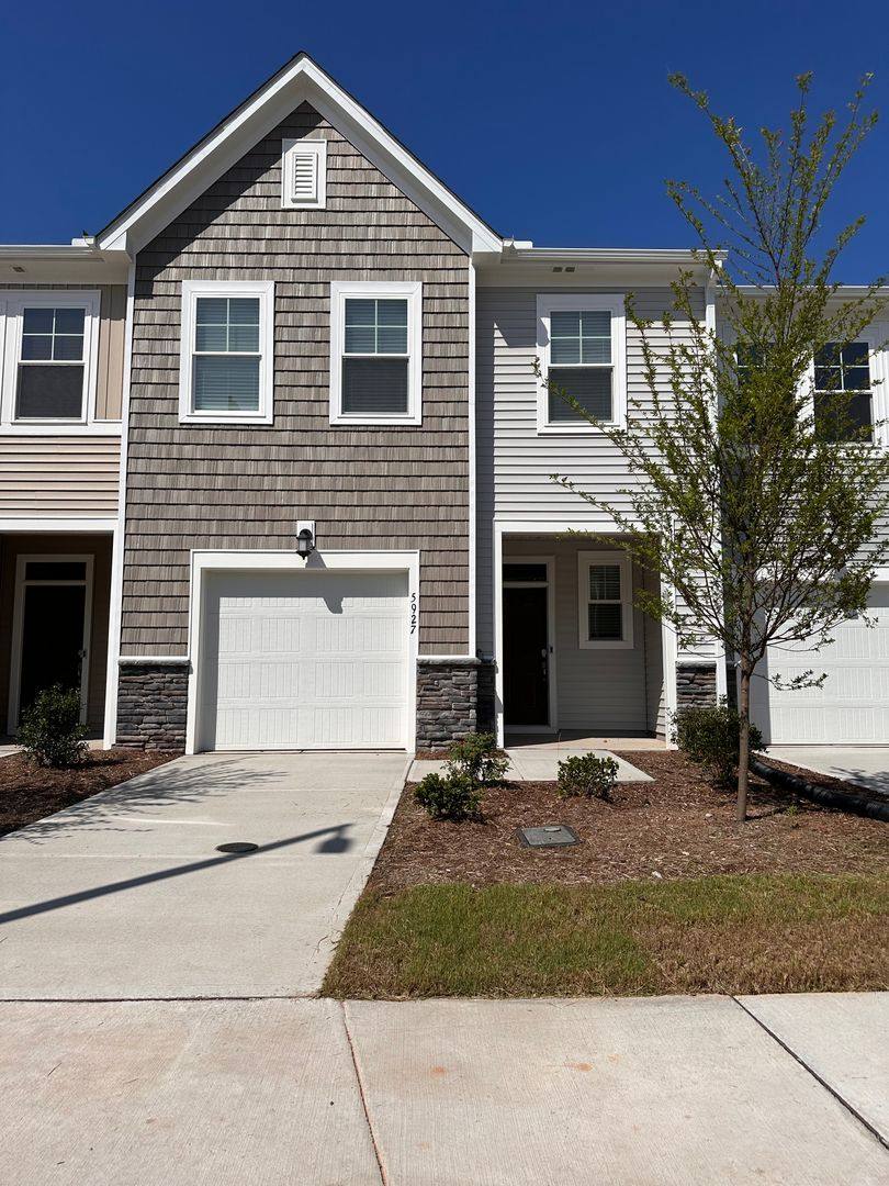 Townhouse for rent at 5927 Woodlawn Dr, Durham, NC 27703