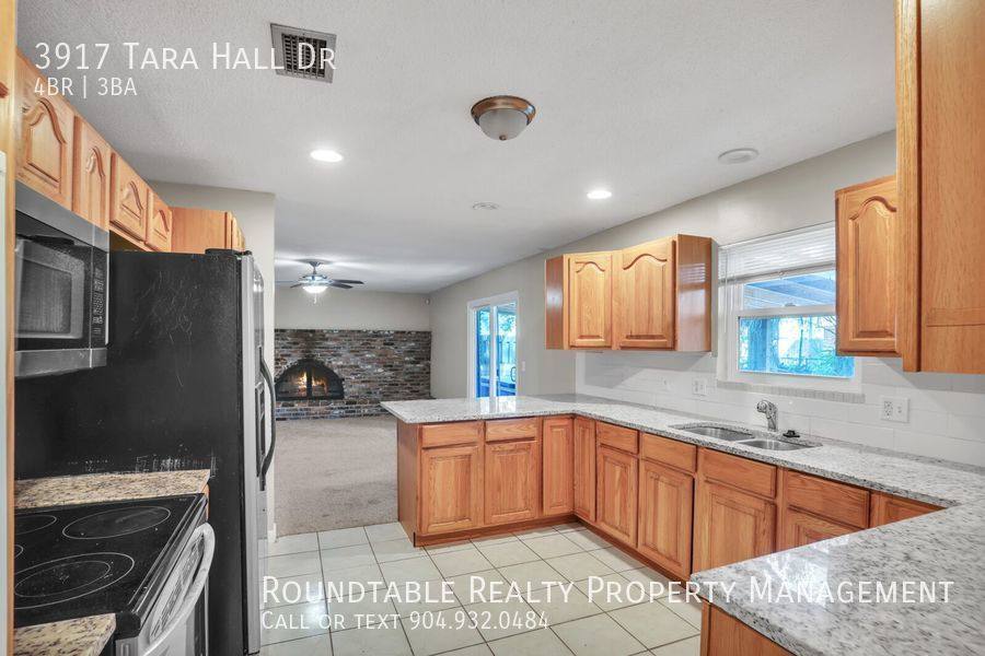 House for rent at 3917 Tara Hall Dr, Jacksonville, FL 32277