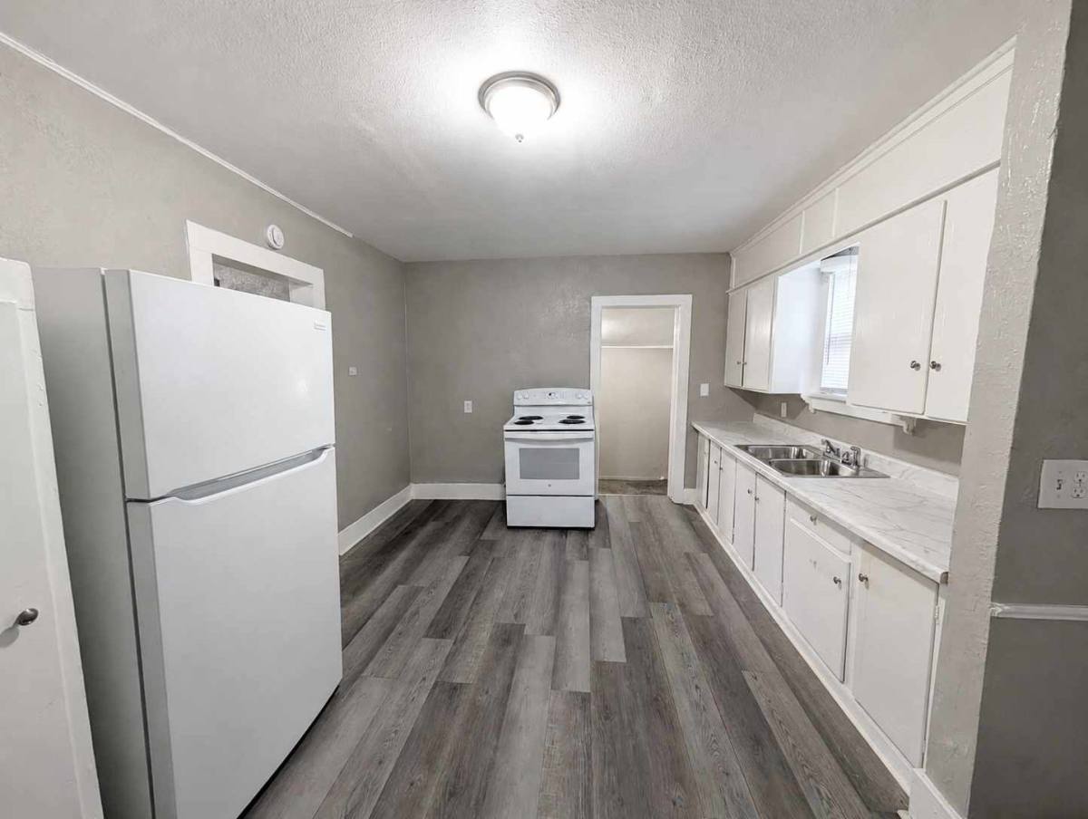 House for rent at 911 NW 98th St, Oklahoma City, OK 73114