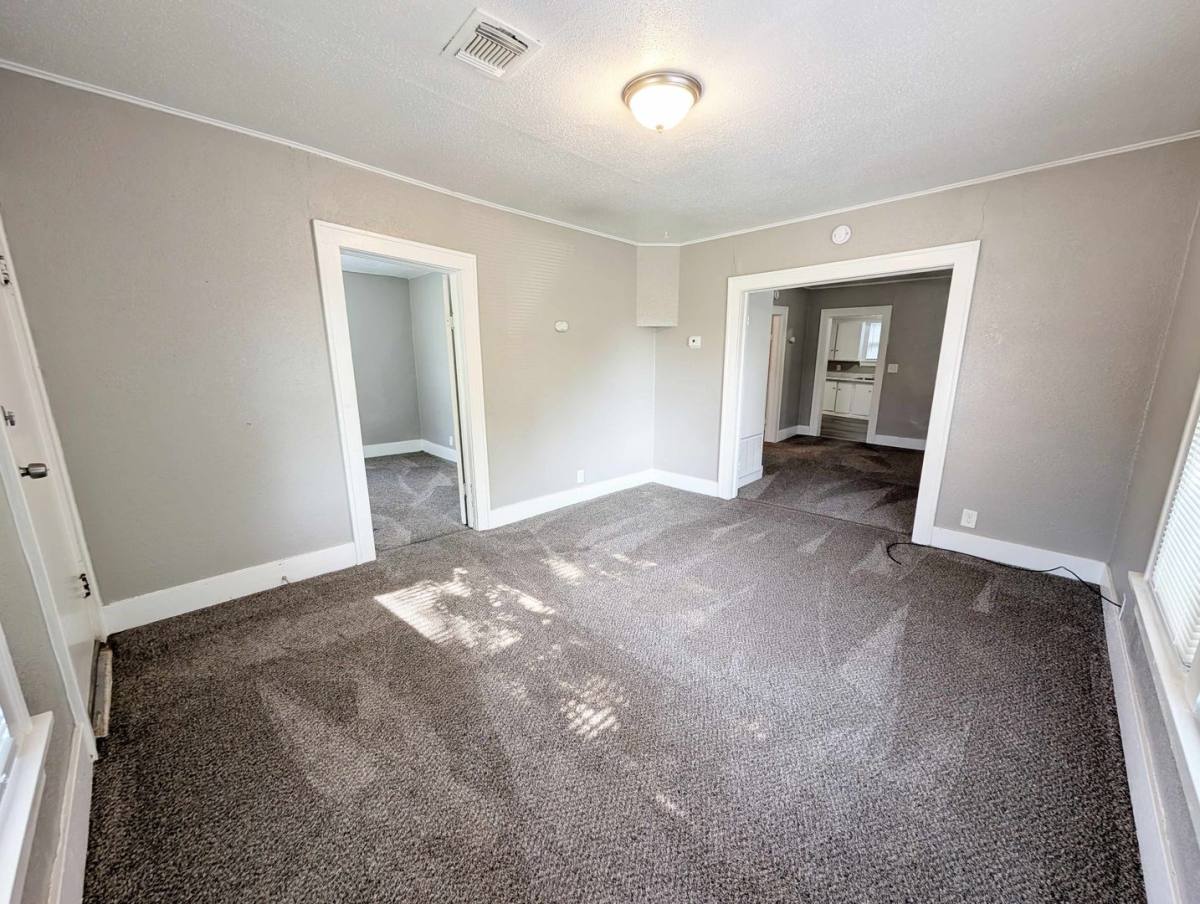 House for rent at 911 NW 98th St, Oklahoma City, OK 73114