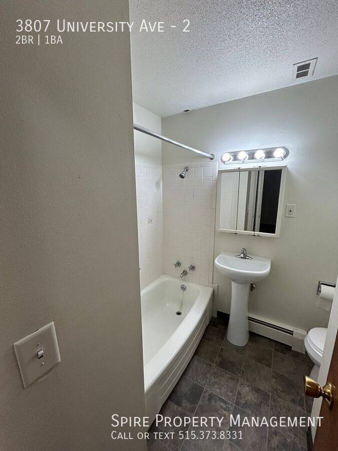 Apartment for rent at 3807 University Ave #2, Des Moines, IA 50311