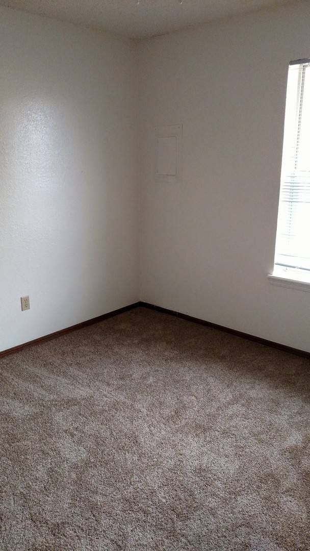 Apartment for rent at 1012-1014 N 5th, Noble, OK 73068