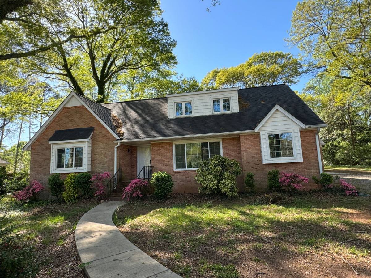 House for rent at 1002 S Main St, Mount Holly, NC 28120
