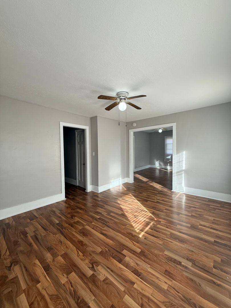 Apartment for rent at 1911 Park Ave, Omaha, NE 68105