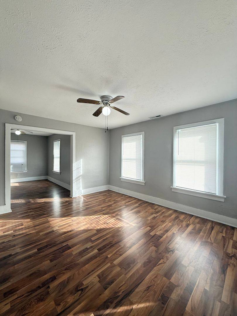 Apartment for rent at 1911 Park Ave, Omaha, NE 68105