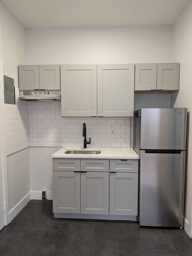 Apartment for rent at 316 Eastern Parkway, Irvington, NJ 07111