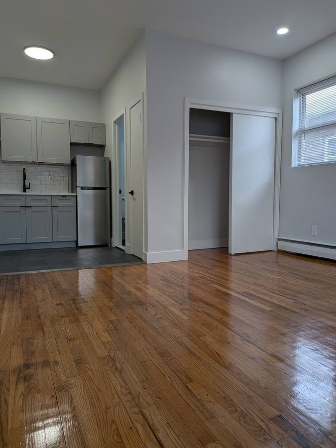 Apartment for rent at 316 Eastern Parkway, Irvington, NJ 07111