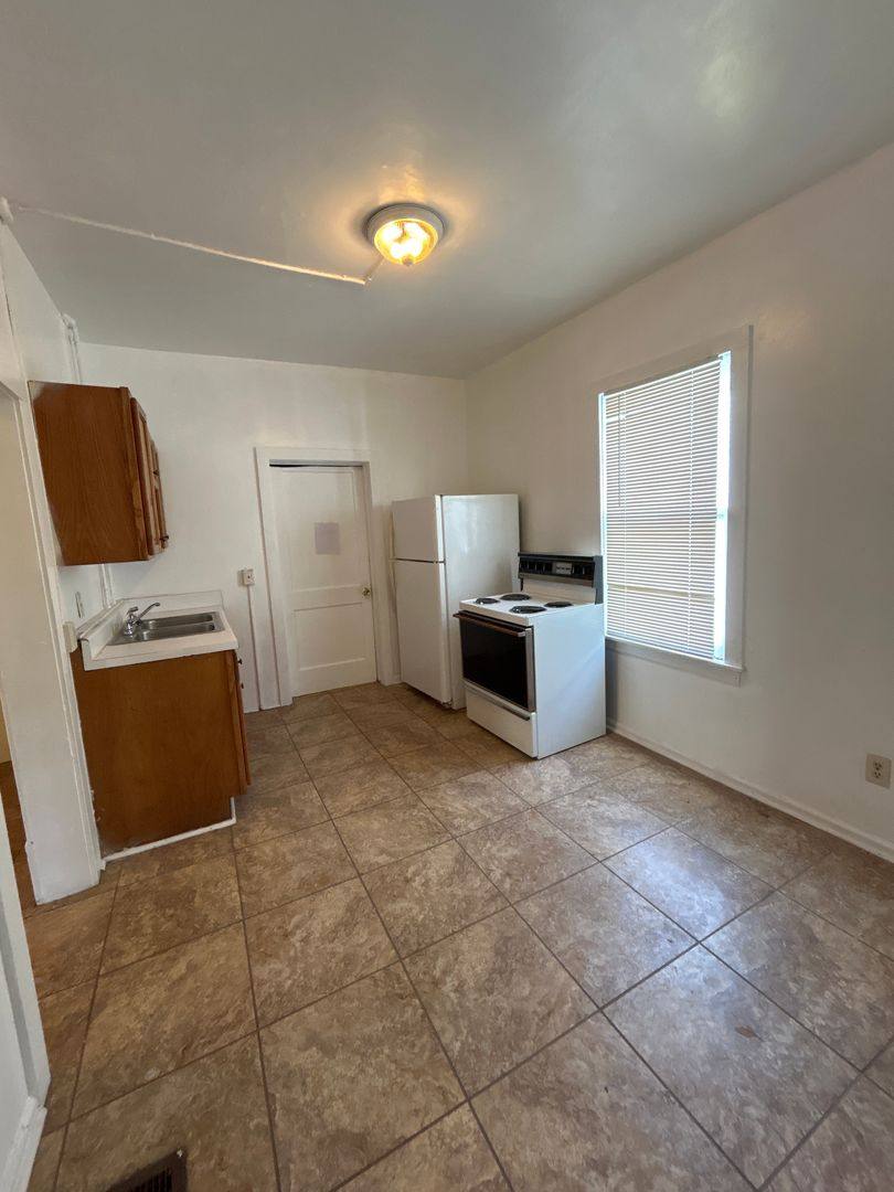 Apartment for rent at 1114 Lafayette Blvd NW, Roanoke, VA 24017
