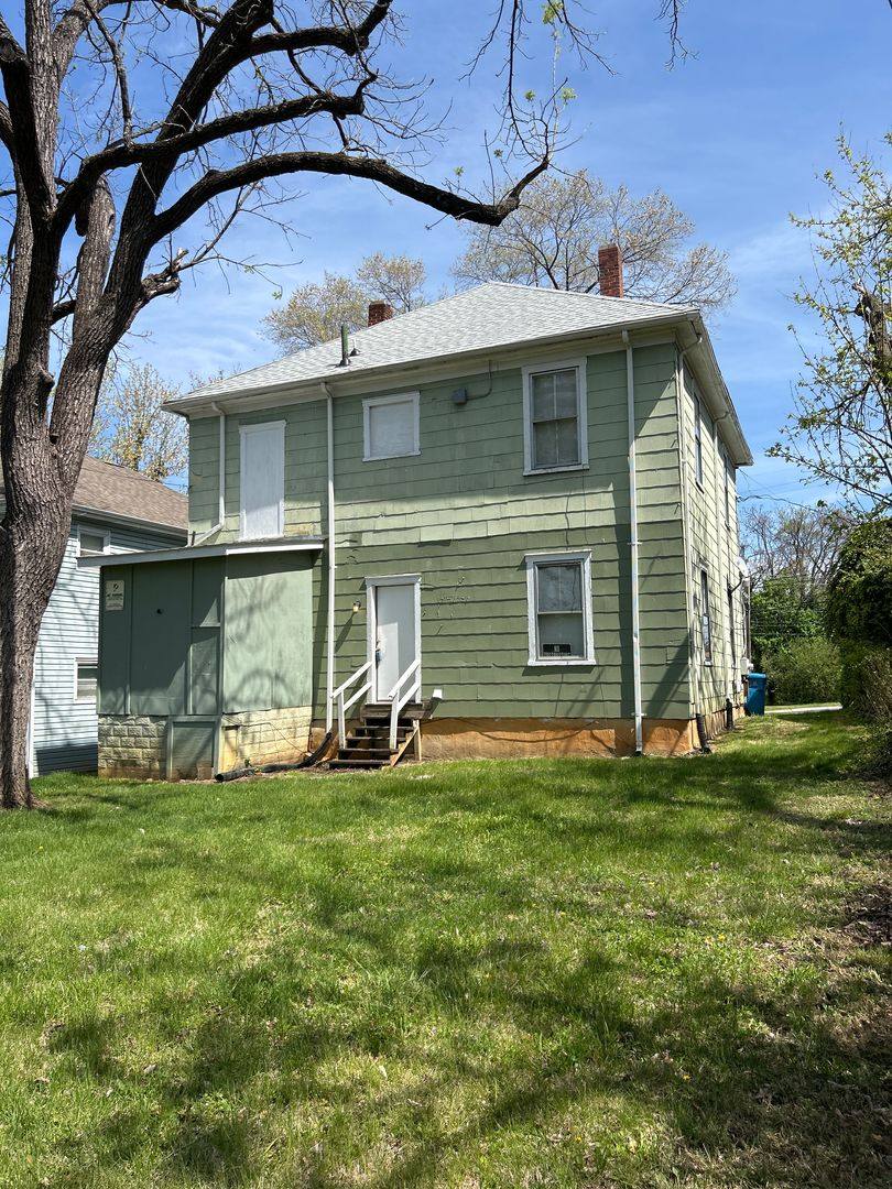 Apartment for rent at 1114 Lafayette Blvd NW, Roanoke, VA 24017