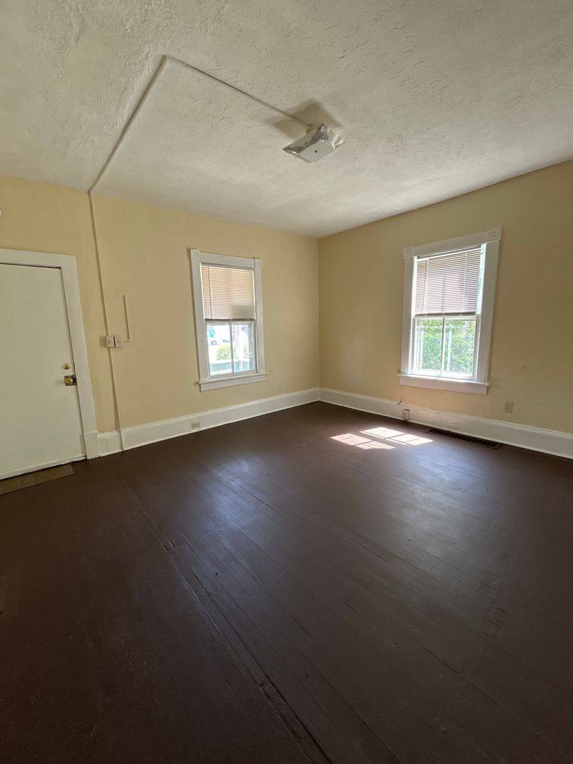 Apartment for rent at 1114 Lafayette Blvd NW, Roanoke, VA 24017