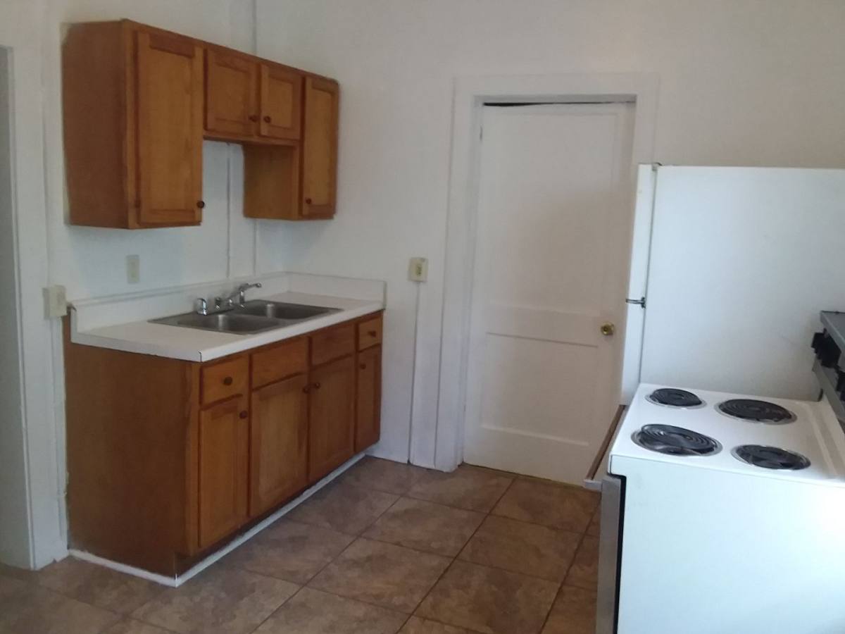 Apartment for rent at 1114 Lafayette Blvd NW, Roanoke, VA 24017