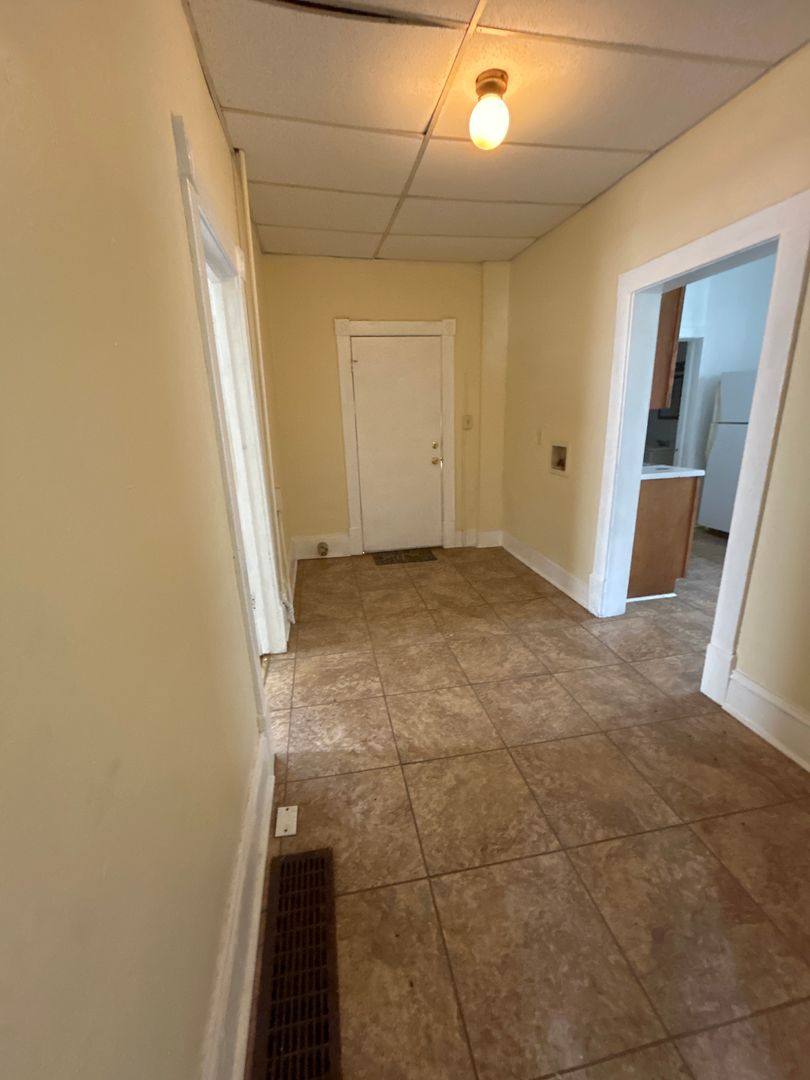 Apartment for rent at 1114 Lafayette Blvd NW, Roanoke, VA 24017