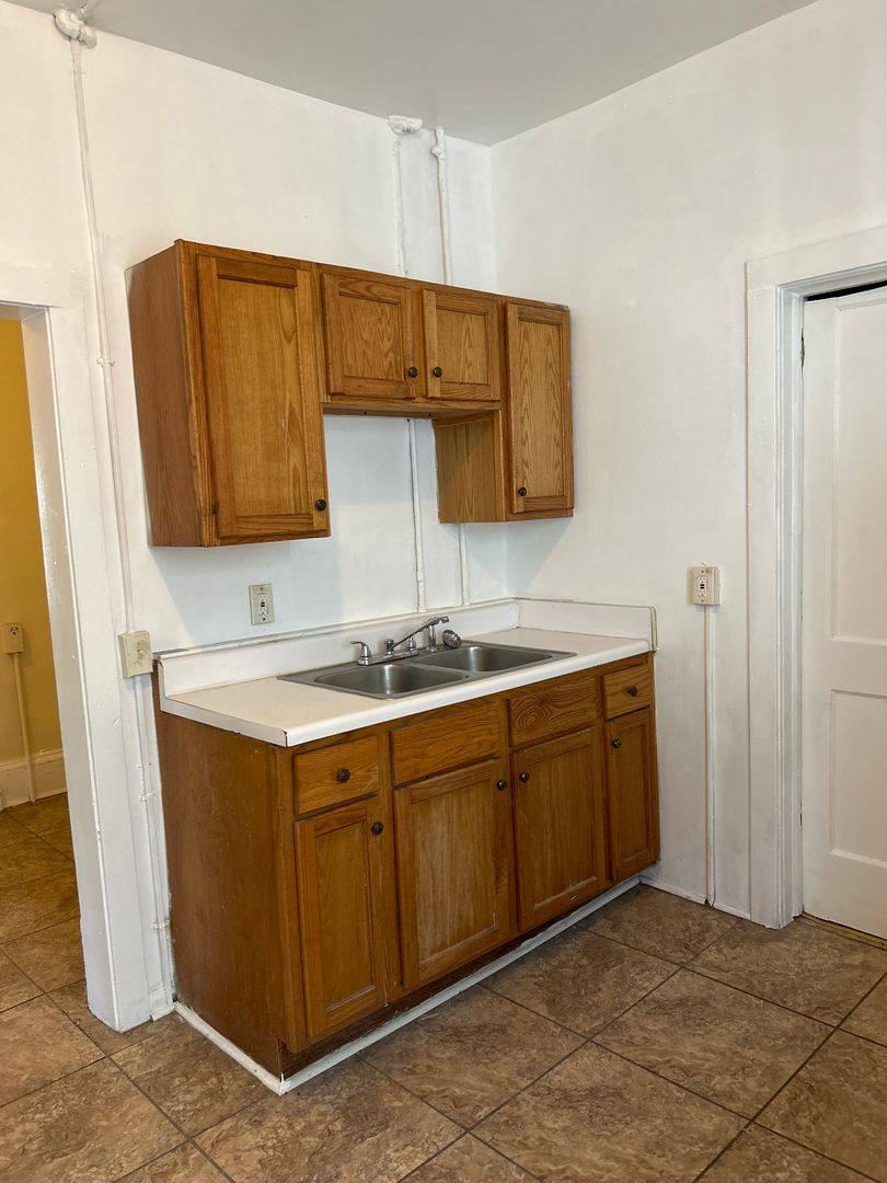 Apartment for rent at 1114 Lafayette Blvd NW, Roanoke, VA 24017