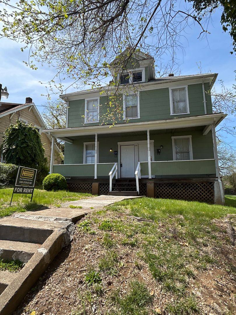 Apartment for rent at 1114 Lafayette Blvd NW, Roanoke, VA 24017
