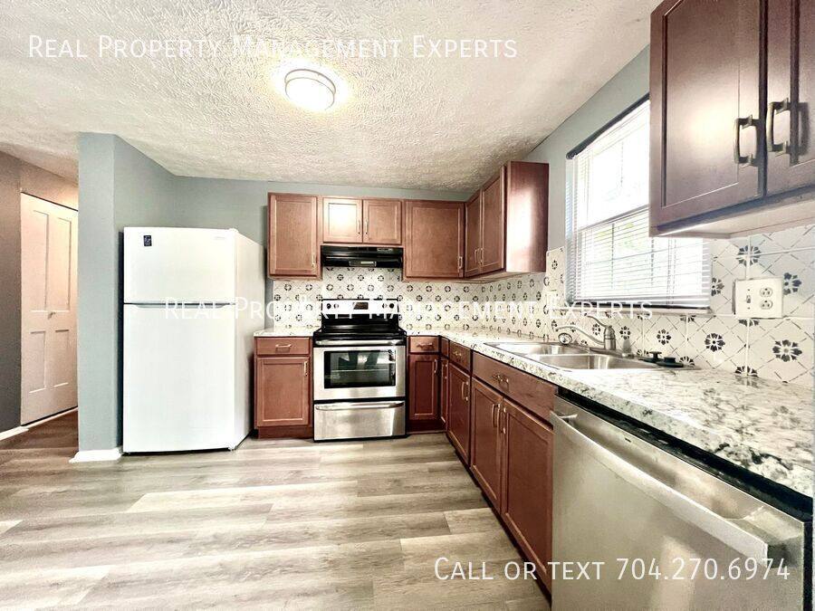 House for rent at 5120 Speyside Court, Charlotte, NC 28215