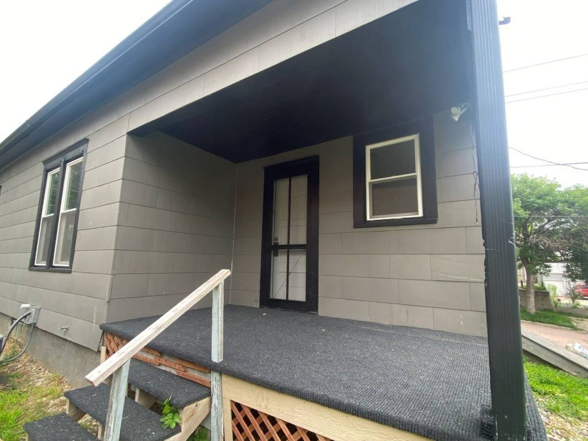 House for rent at 2014 Wall St, Sioux City, IA 51104