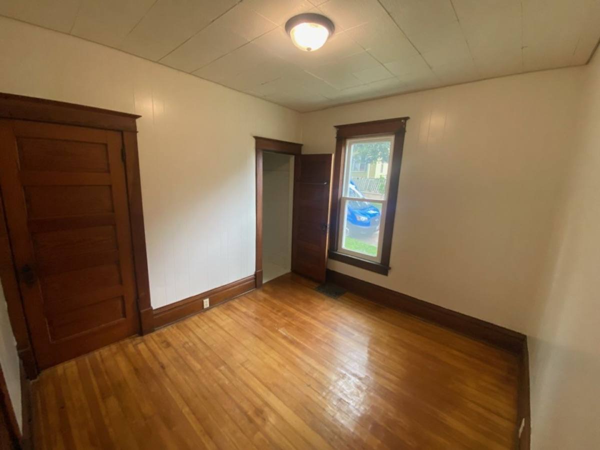House for rent at 2014 Wall St, Sioux City, IA 51104