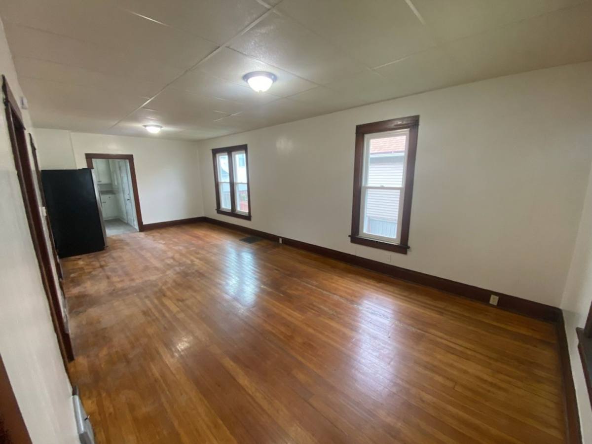 House for rent at 2014 Wall St, Sioux City, IA 51104