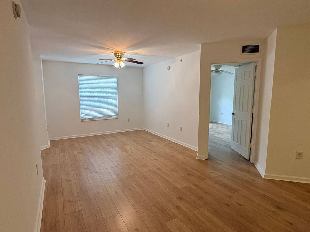 Apartment for rent at 4127 Residence Dr, Fort Myers, FL 33901