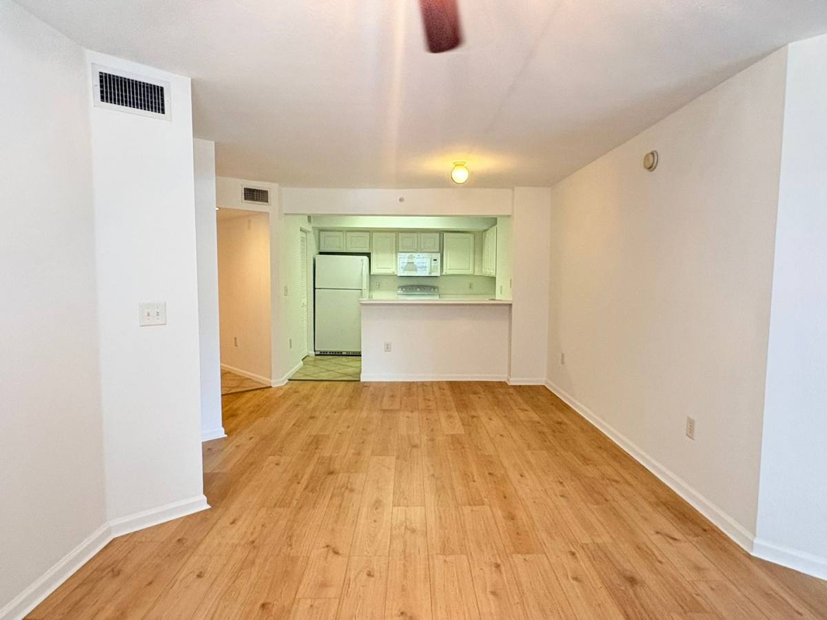 Apartment for rent at 4127 Residence Dr, Fort Myers, FL 33901