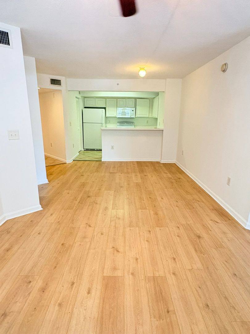 Apartment for rent at 4127 Residence Dr, Fort Myers, FL 33901
