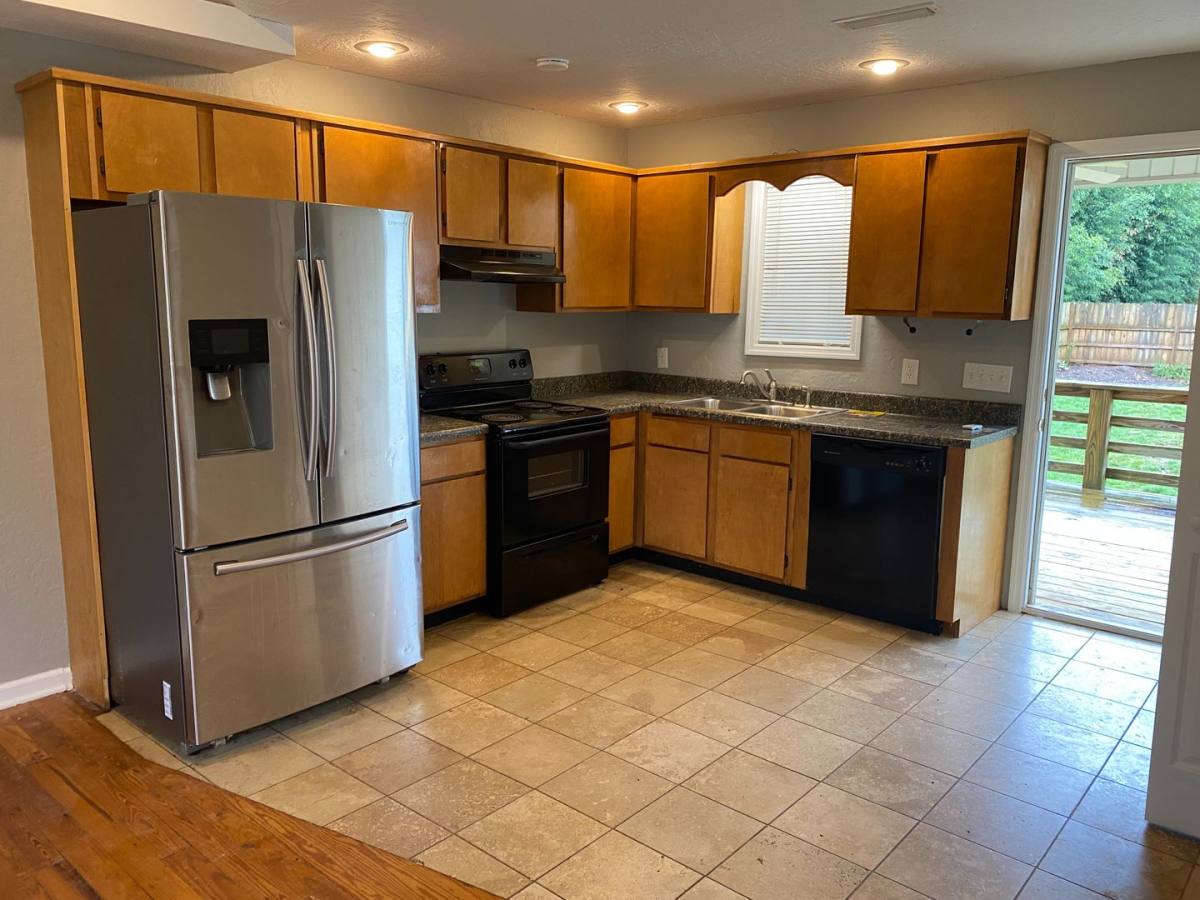 House for rent at 704 E Francis St, Jacksonville, AL 36265