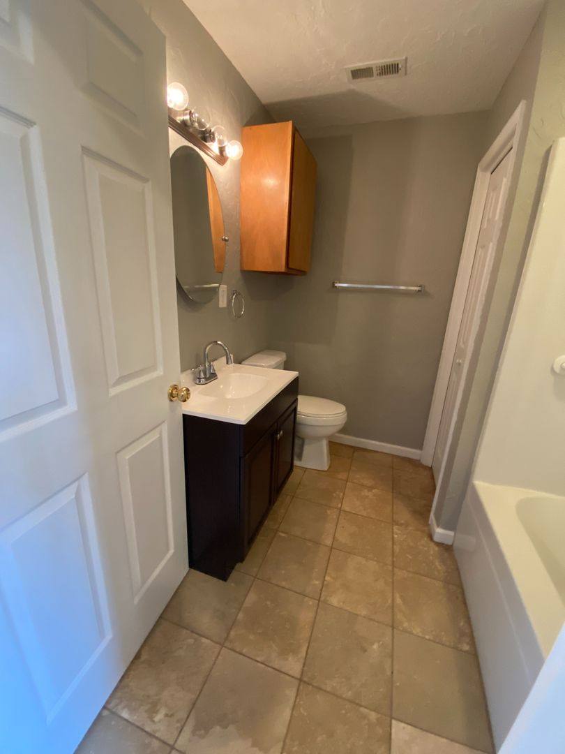 House for rent at 704 E Francis St, Jacksonville, AL 36265