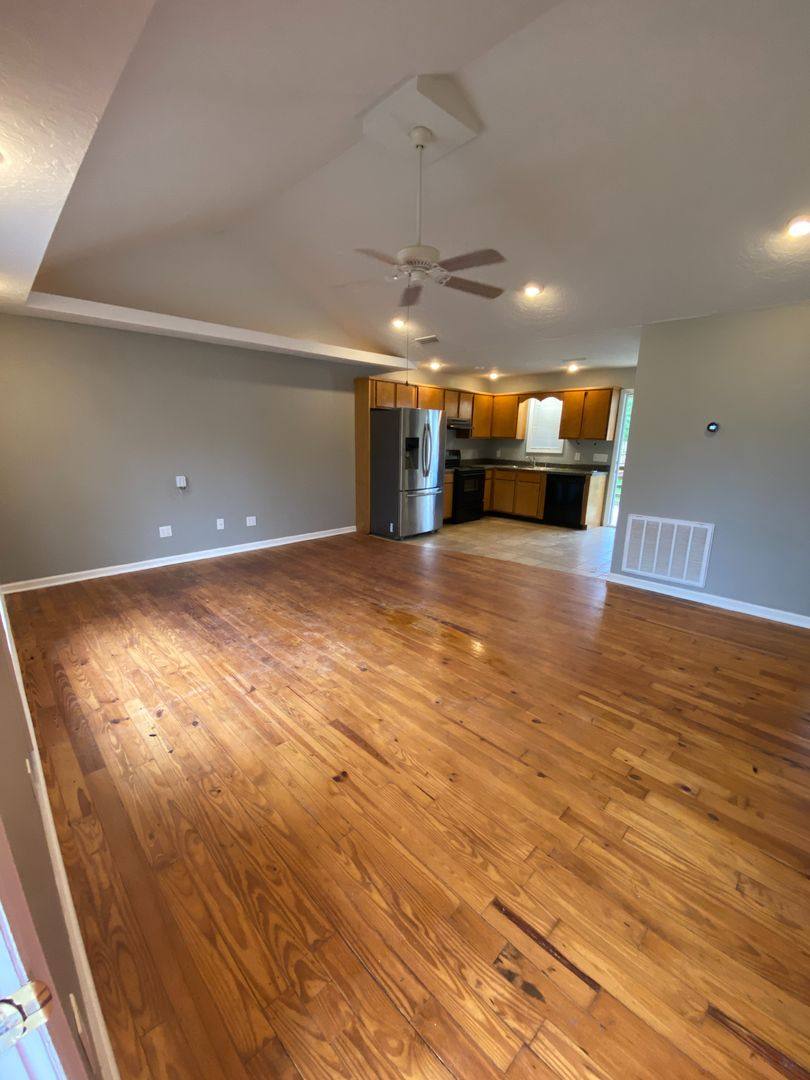 House for rent at 704 E Francis St, Jacksonville, AL 36265